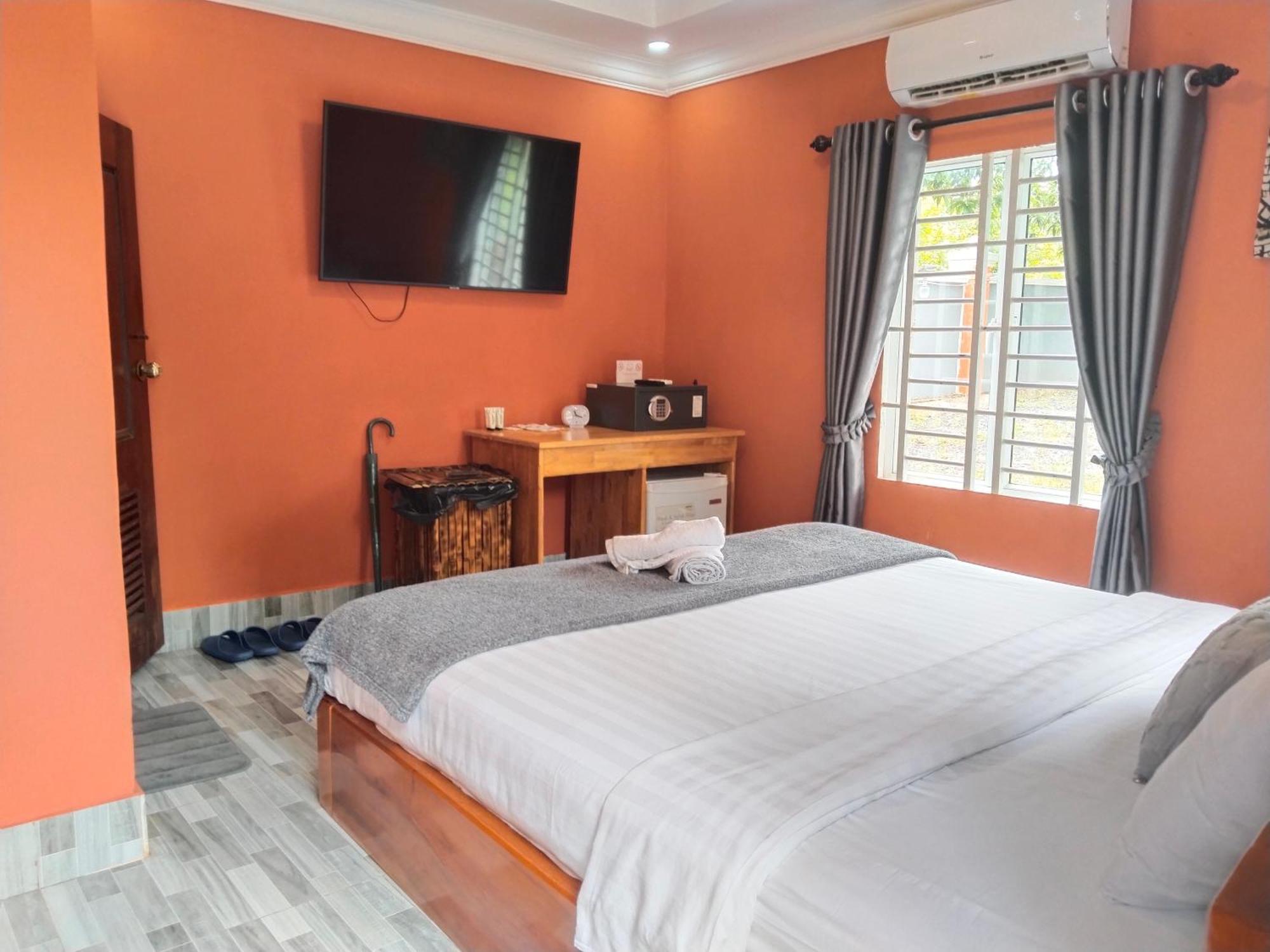 Teejays Bed And Breakfast Kampot Exterior photo